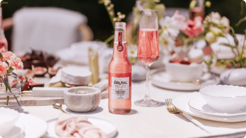 Brutal Fruit Spritzer Strawberry Rouge | Brutal Fruit